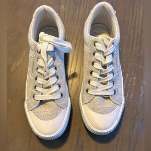 Rocket Dog Sneakers Size 9